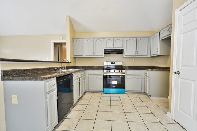6878 BRADY HILL DR, Cordova, TN 38018