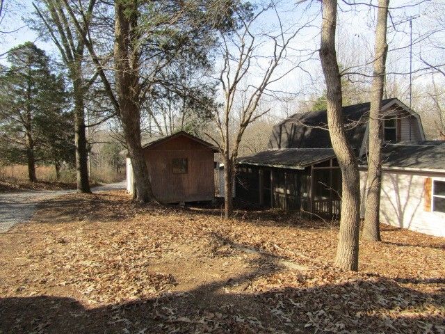 6119 King Robert Ln, Westmoreland, TN 37186