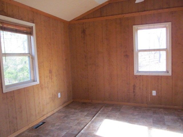 6119 King Robert Ln, Westmoreland, TN 37186