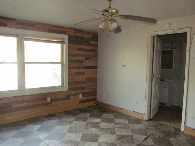 6119 King Robert Ln, Westmoreland, TN 37186