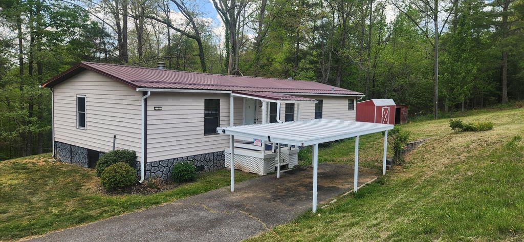 175 Haw Patch RD, Ferrum, VA 24088