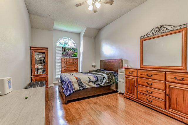 2206 S Branch Drive, Arlington, TX 76001