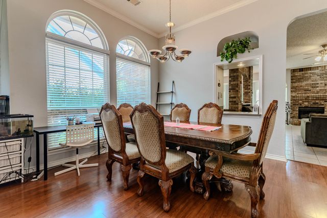 2206 S Branch Drive, Arlington, TX 76001