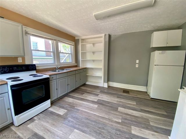 50 Walnut Street, Akron, OH 44303