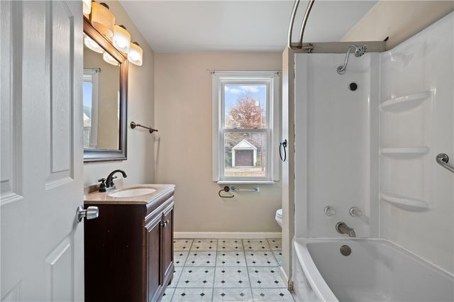 1254 Victoria Ave, New Kensington, PA 15068