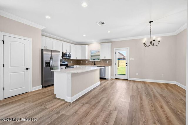 7719 Claymont Circle, Ocean Springs, MS 39564