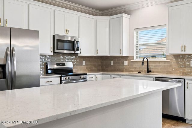7719 Claymont Circle, Ocean Springs, MS 39564