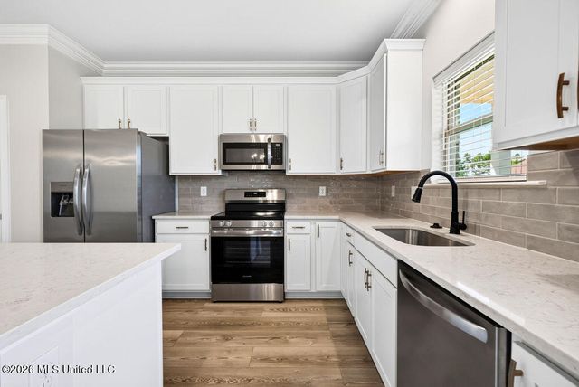 7719 Claymont Circle, Ocean Springs, MS 39564