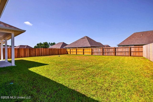 7719 Claymont Circle, Ocean Springs, MS 39564