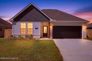 7719 Claymont Circle, Ocean Springs, MS 39564