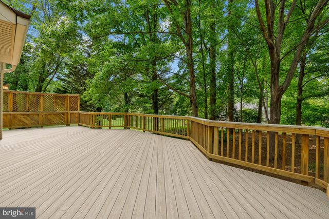 5926 FAIRVIEW WOODS DR, Fairfax Station, VA 22039