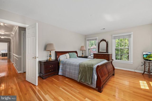 5926 FAIRVIEW WOODS DR, Fairfax Station, VA 22039