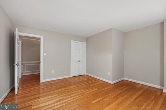 5926 FAIRVIEW WOODS DR, Fairfax Station, VA 22039