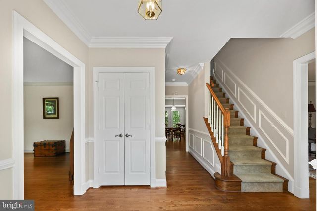 5926 FAIRVIEW WOODS DR, Fairfax Station, VA 22039