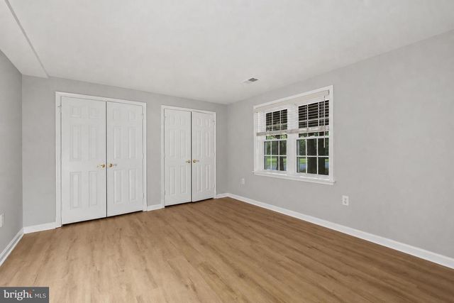 5926 FAIRVIEW WOODS DR, Fairfax Station, VA 22039