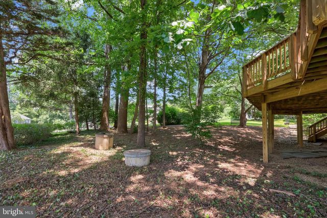 5926 FAIRVIEW WOODS DR, Fairfax Station, VA 22039
