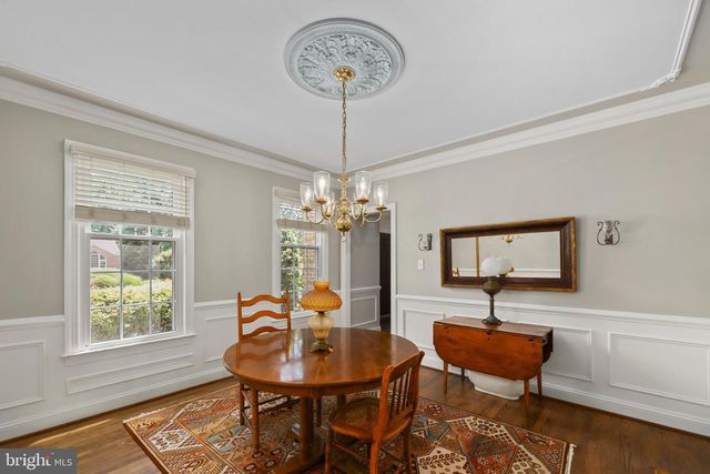 5926 FAIRVIEW WOODS DR, Fairfax Station, VA 22039