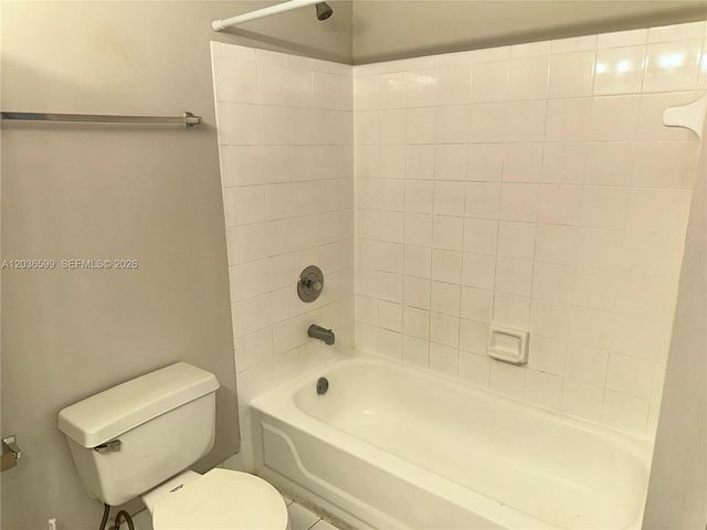460 S Park Rd 6-203, Hollywood, FL 33021