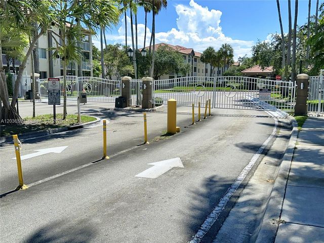 460 S Park Rd 6-203, Hollywood, FL 33021