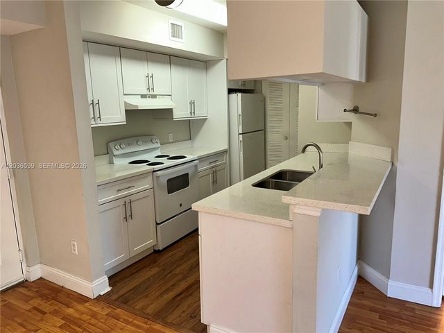 460 S Park Rd 6-203, Hollywood, FL 33021