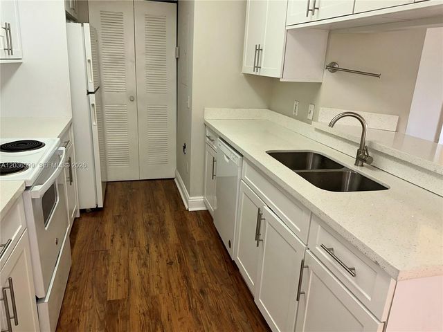 460 S Park Rd 6-203, Hollywood, FL 33021