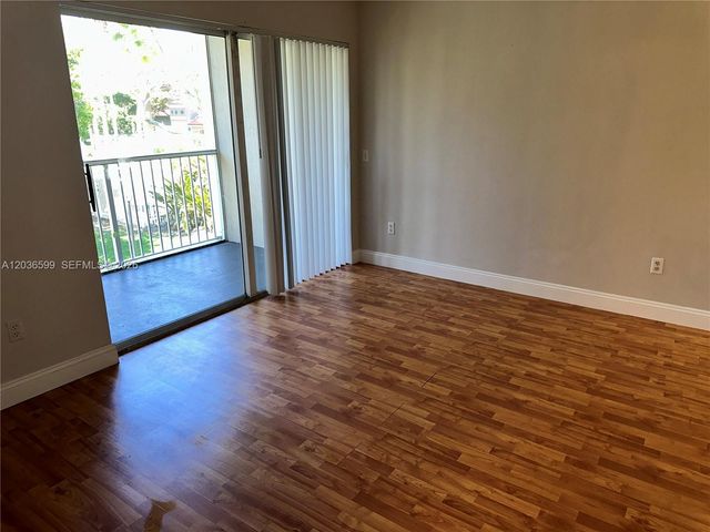 460 S Park Rd 6-203, Hollywood, FL 33021