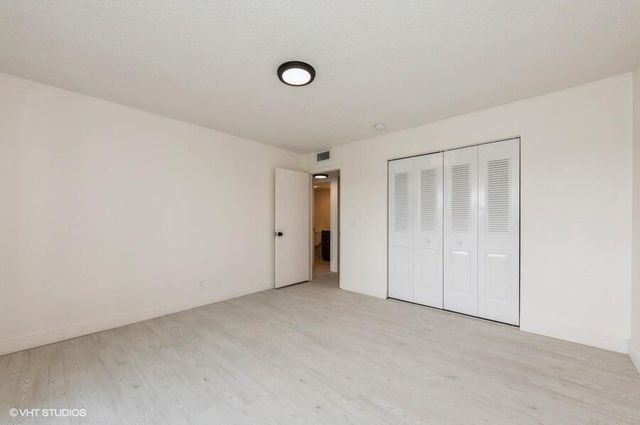 118 Somerset F, West Palm Beach, FL 33417