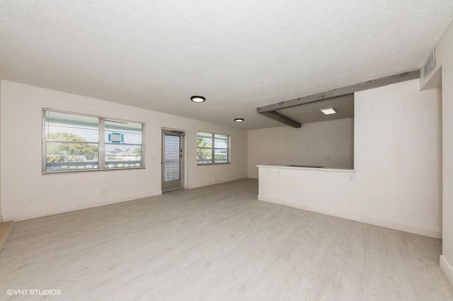 118 Somerset F, West Palm Beach, FL 33417