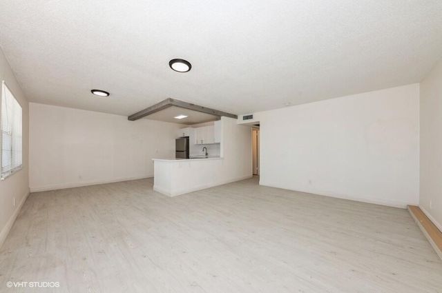 118 Somerset F, West Palm Beach, FL 33417