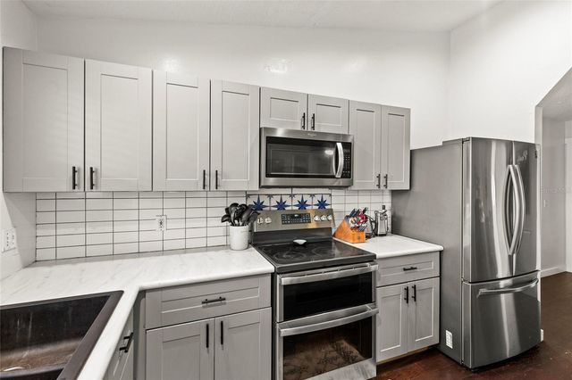 3703 31ST STREET E, Bradenton, FL 34208