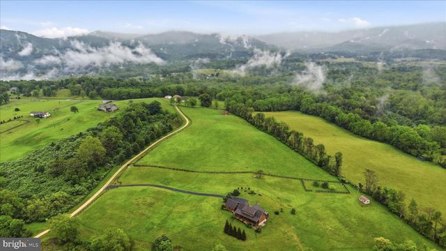 99 FAIRFAX LN, Bentonville, VA 22610