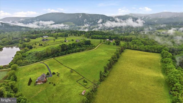 99 FAIRFAX LN, Bentonville, VA 22610
