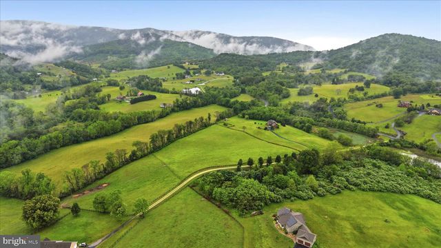 99 FAIRFAX LN, Bentonville, VA 22610
