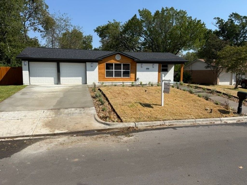 7905 Standley Street, North Richland Hills, TX 76180 — exterior