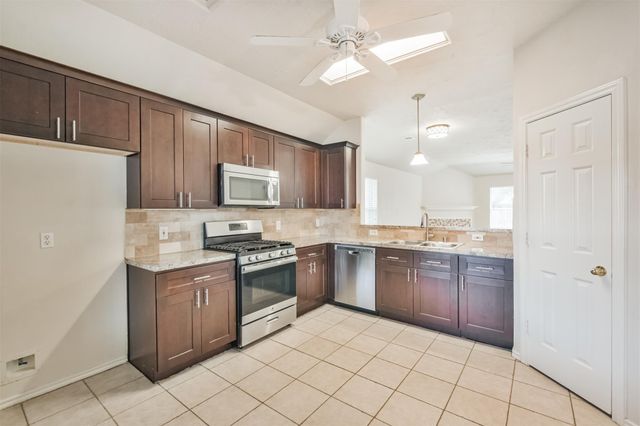 12039 Lucky Meadow Drive, Tomball, TX 77375