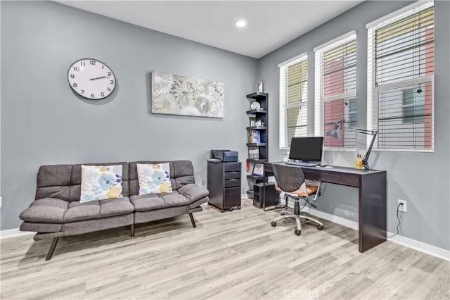212 Paramount, Irvine, CA 92618
