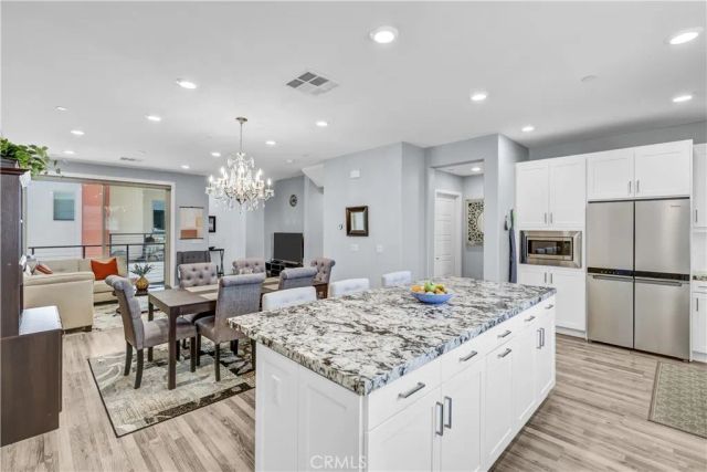 212 Paramount, Irvine, CA 92618
