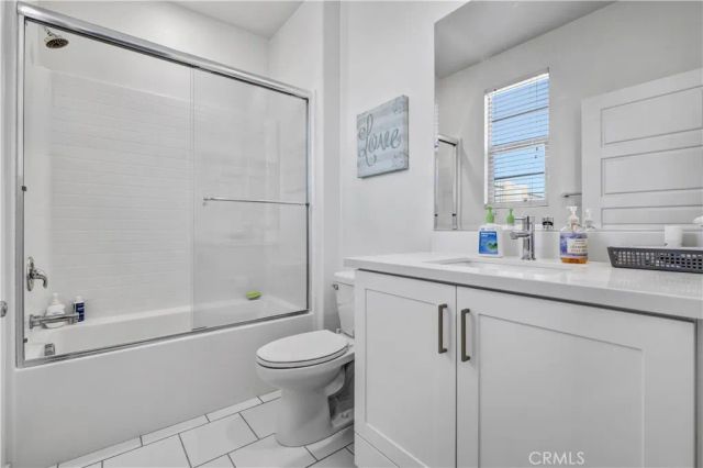 212 Paramount, Irvine, CA 92618