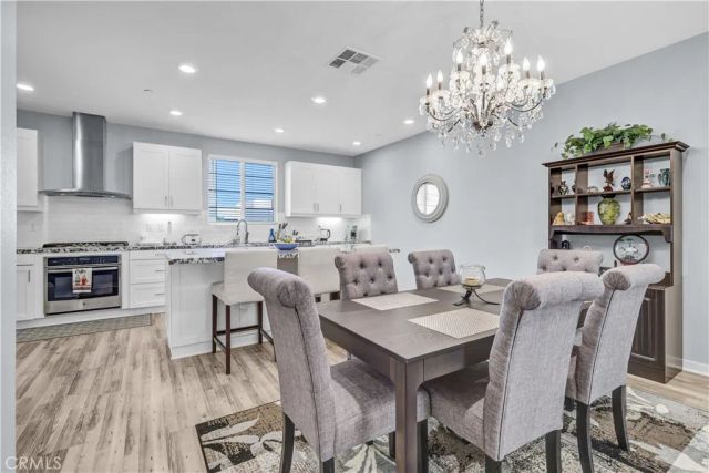212 Paramount, Irvine, CA 92618