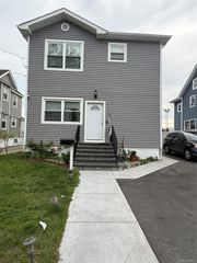 23 Harding Place, Freeport, NY 11520