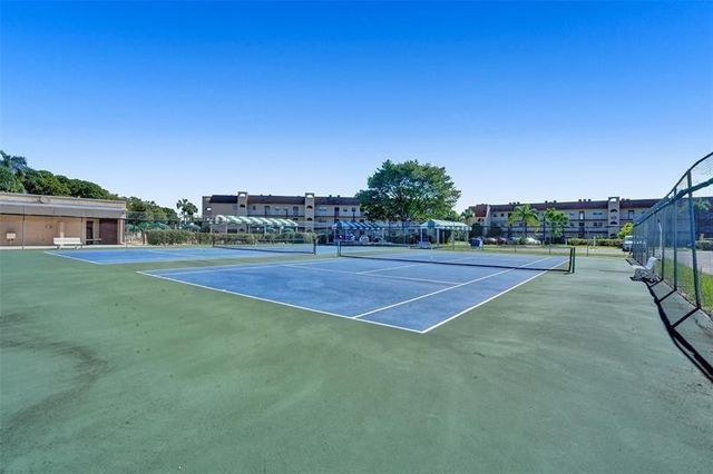 8951 Sunrise Lakes Boulevard 209, Sunrise, FL 33322