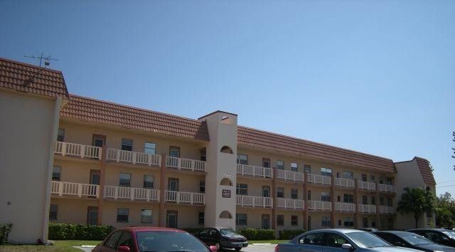 8951 Sunrise Lakes Boulevard 209, Sunrise, FL 33322