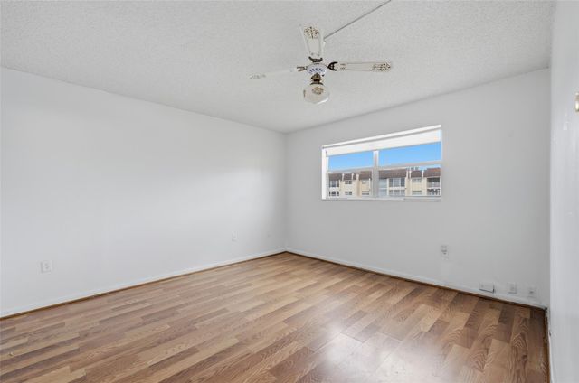 8951 Sunrise Lakes Boulevard 209, Sunrise, FL 33322