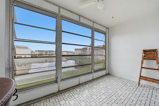 8951 Sunrise Lakes Boulevard 209, Sunrise, FL 33322