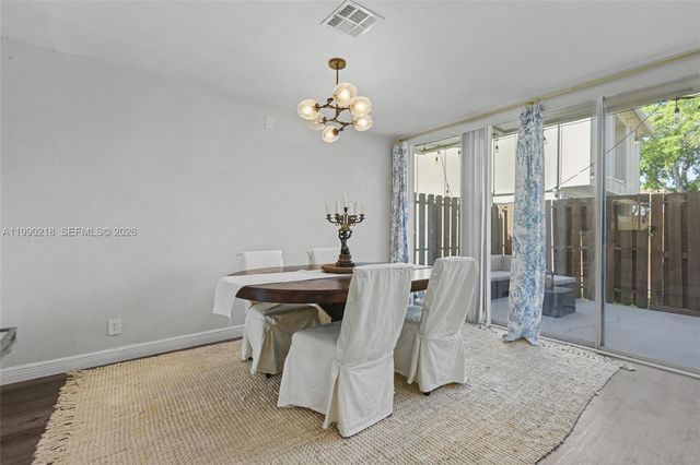 835 NW 80th Ter 11, Plantation, FL 33324