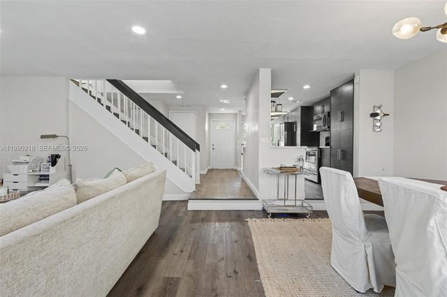 835 NW 80th Ter 11, Plantation, FL 33324