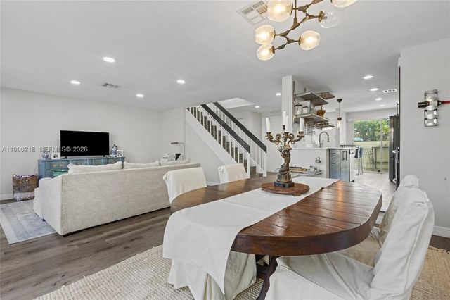 835 NW 80th Ter 11, Plantation, FL 33324