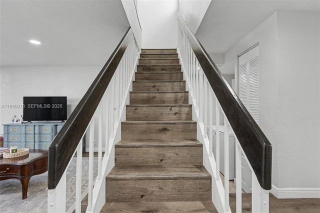 835 NW 80th Ter 11, Plantation, FL 33324