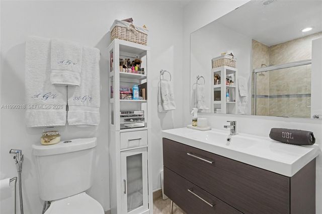 835 NW 80th Ter 11, Plantation, FL 33324