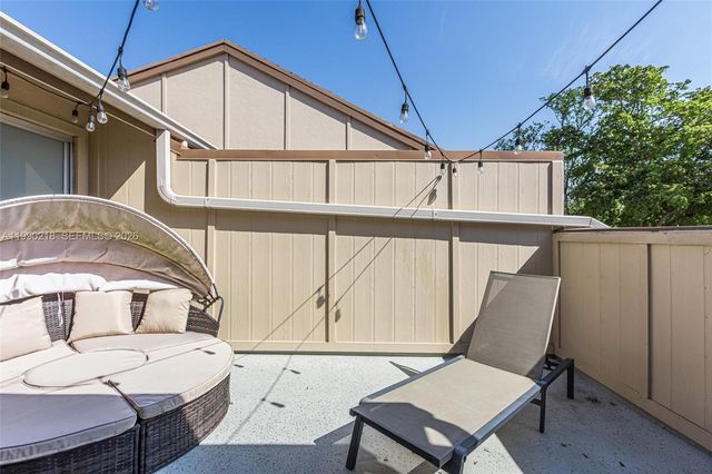 835 NW 80th Ter 11, Plantation, FL 33324